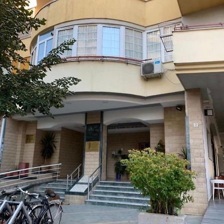 Urban Charm Studio With Balcony Τίρανα Εξωτερικό φωτογραφία