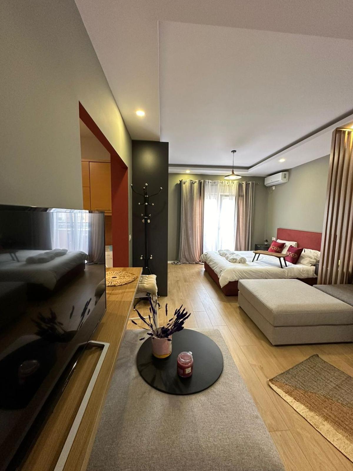 Urban Charm Studio With Balcony Τίρανα Εξωτερικό φωτογραφία