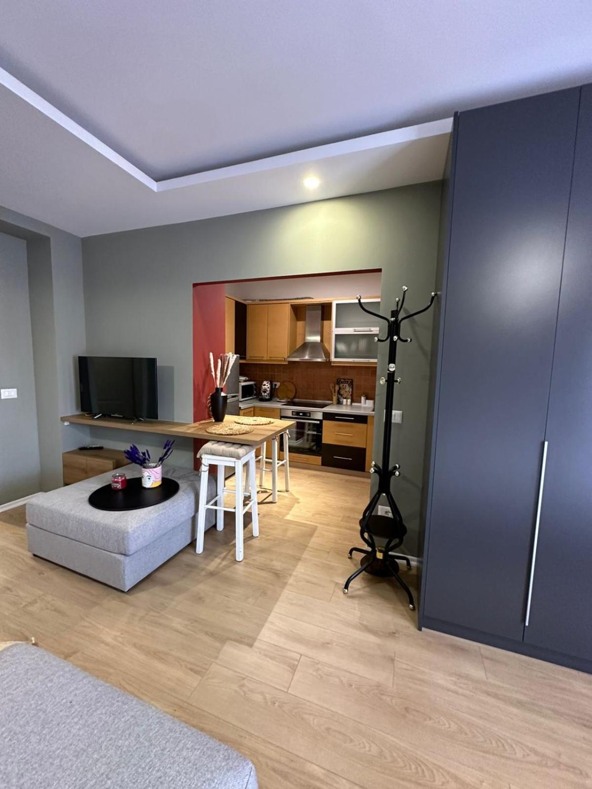Urban Charm Studio With Balcony Τίρανα Εξωτερικό φωτογραφία