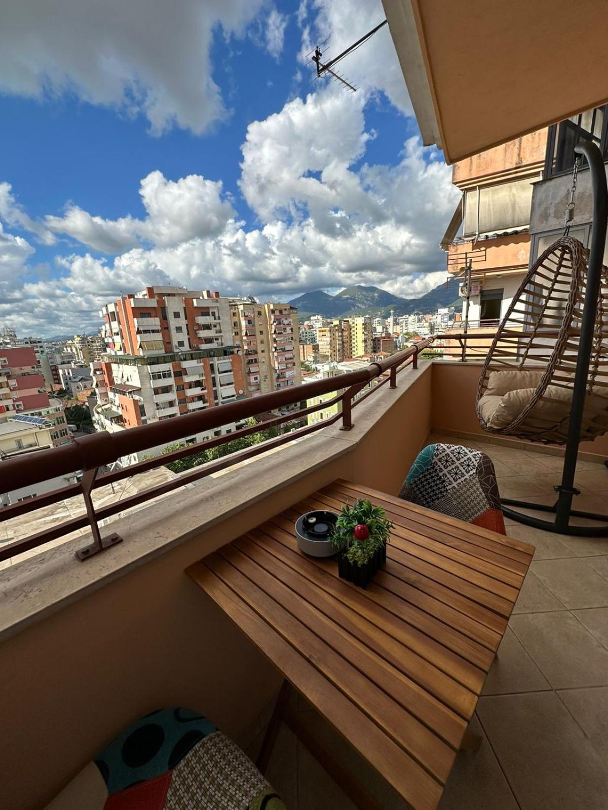 Urban Charm Studio With Balcony Τίρανα Εξωτερικό φωτογραφία